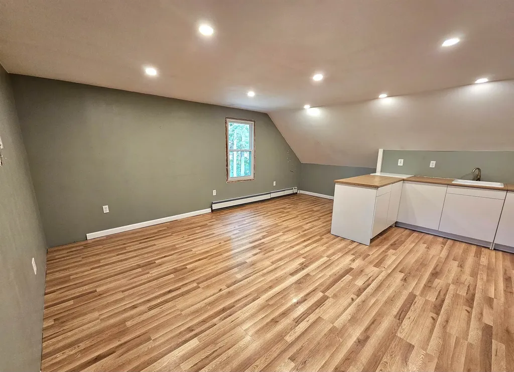 27 Boyle Street Lincoln NH 03251