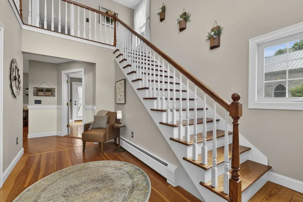 376 Main Street Hopkinton NH 03229