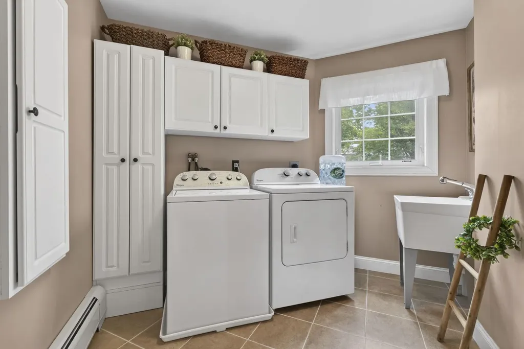 376 Main Street Hopkinton NH 03229