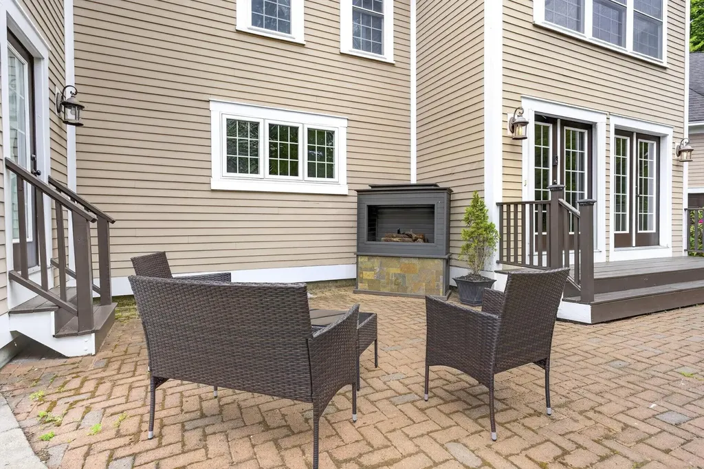 376 Main Street Hopkinton NH 03229