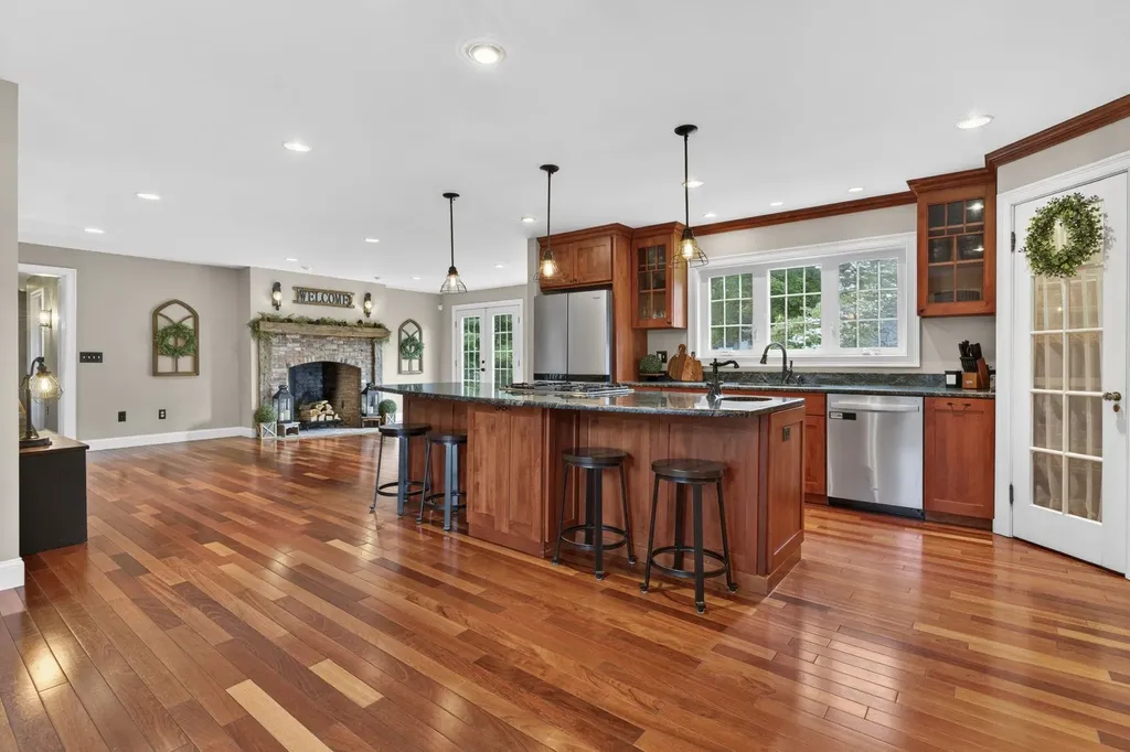 376 Main Street Hopkinton NH 03229