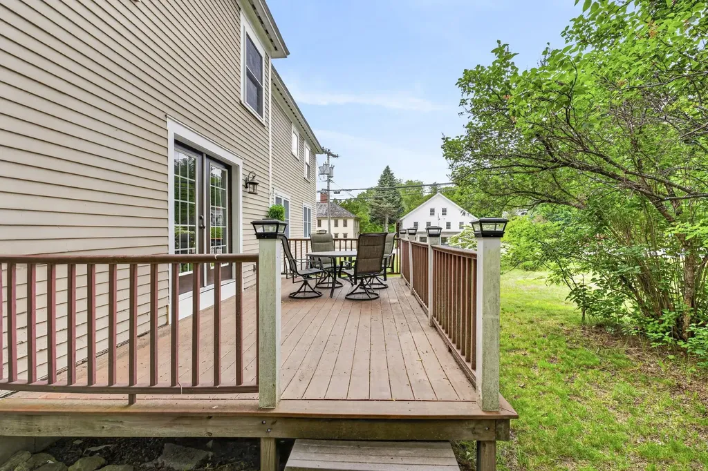 376 Main Street Hopkinton NH 03229