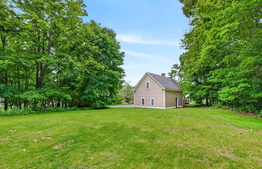 376 Main Street Hopkinton NH 03229
