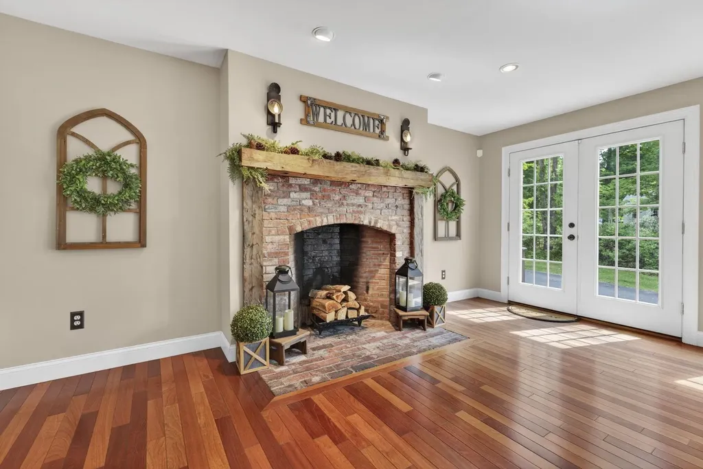 376 Main Street Hopkinton NH 03229