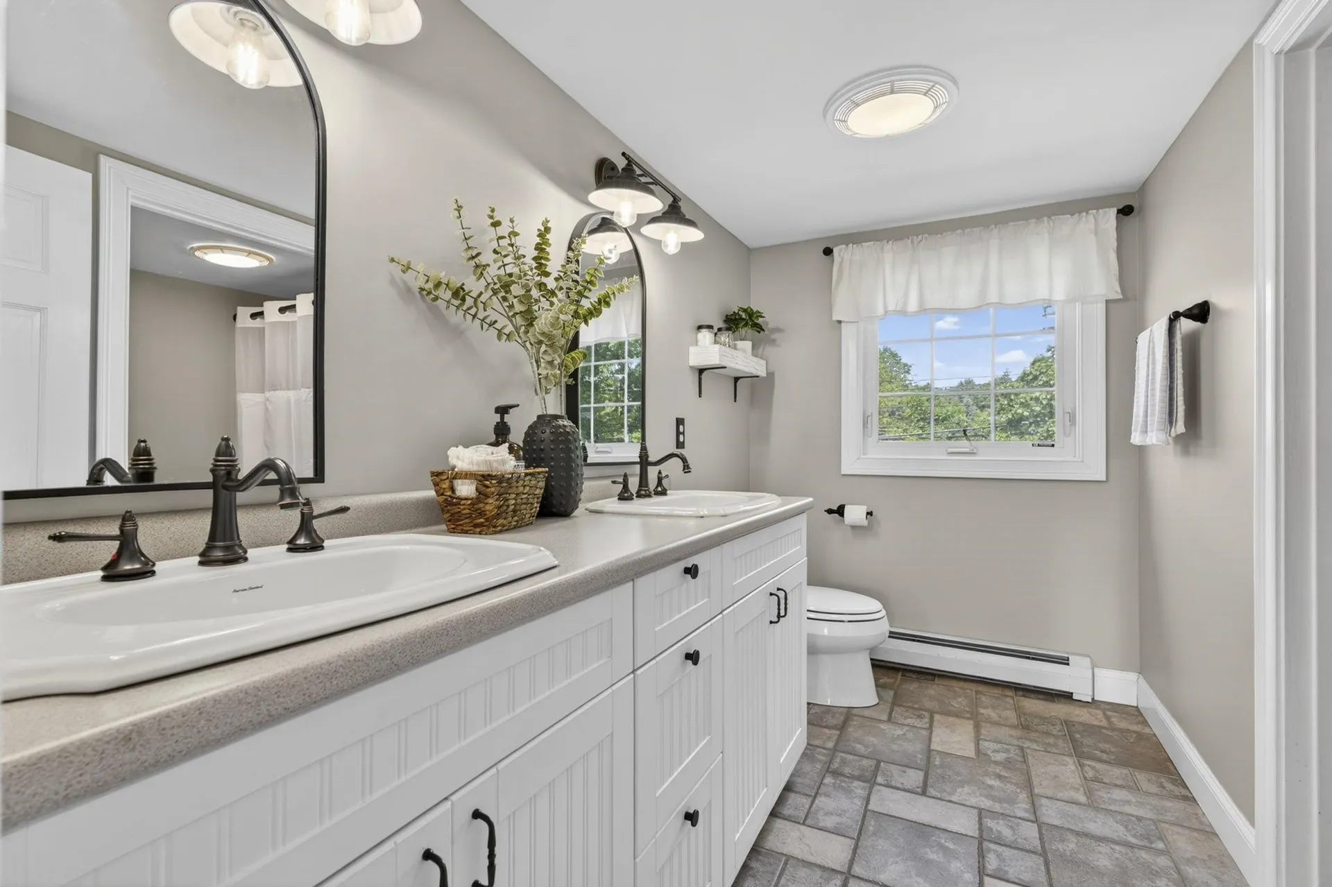 376 Main Street Hopkinton NH 03229