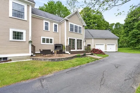 376 Main Street Hopkinton NH 03229