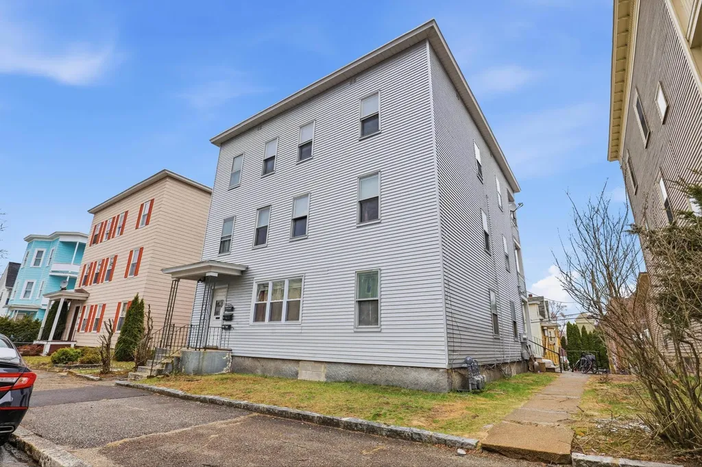 553 Dubuque Street Manchester NH 03102