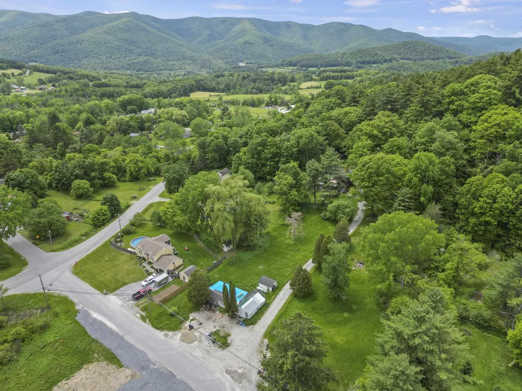348 Center Street Pownal VT 05261
