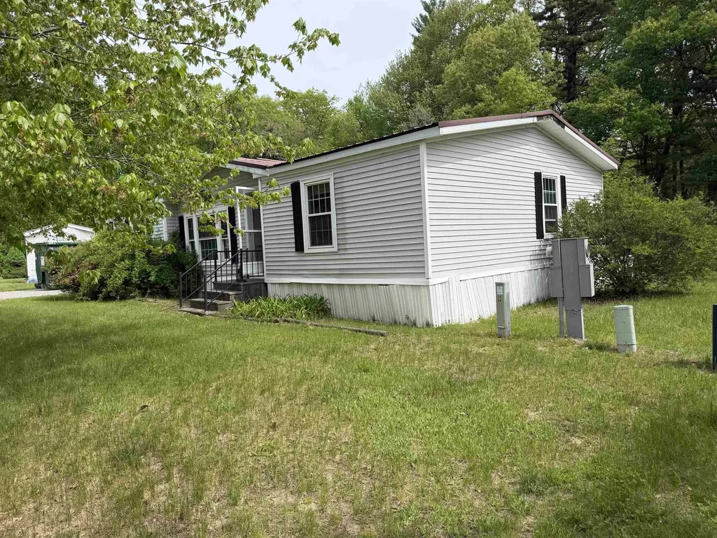13 Caribbean Lane Rochester NH 03867