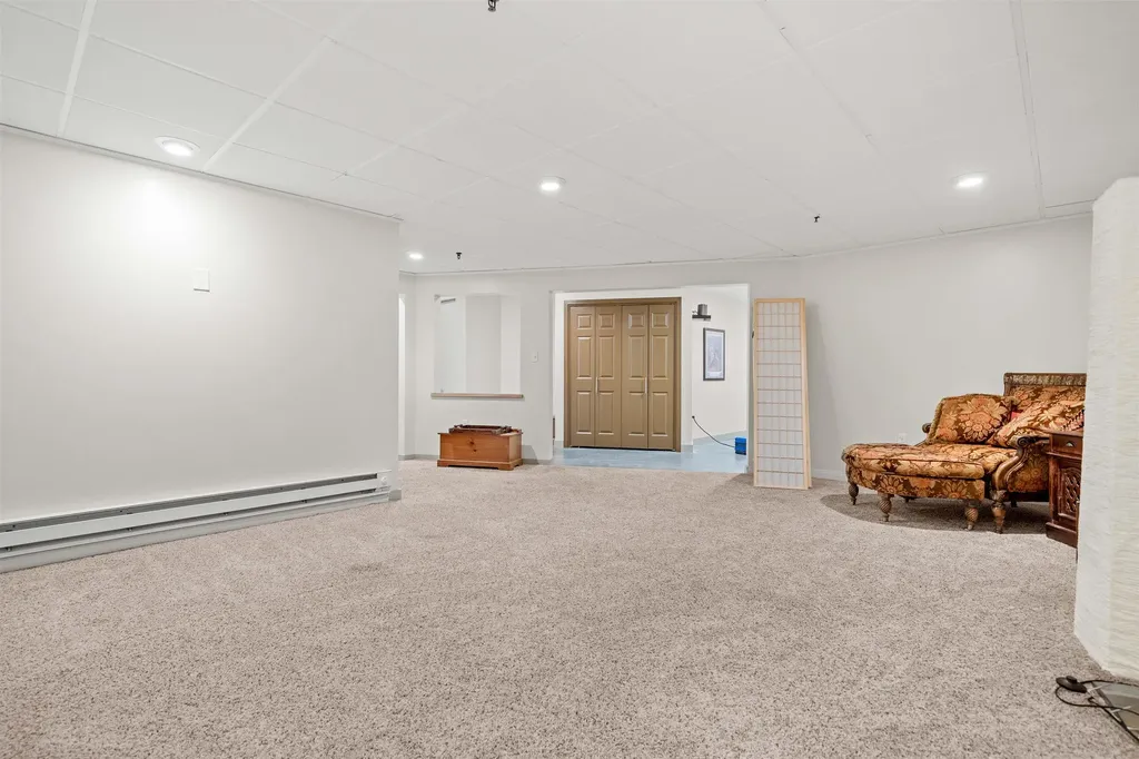164 Broad Street Hollis NH 03049