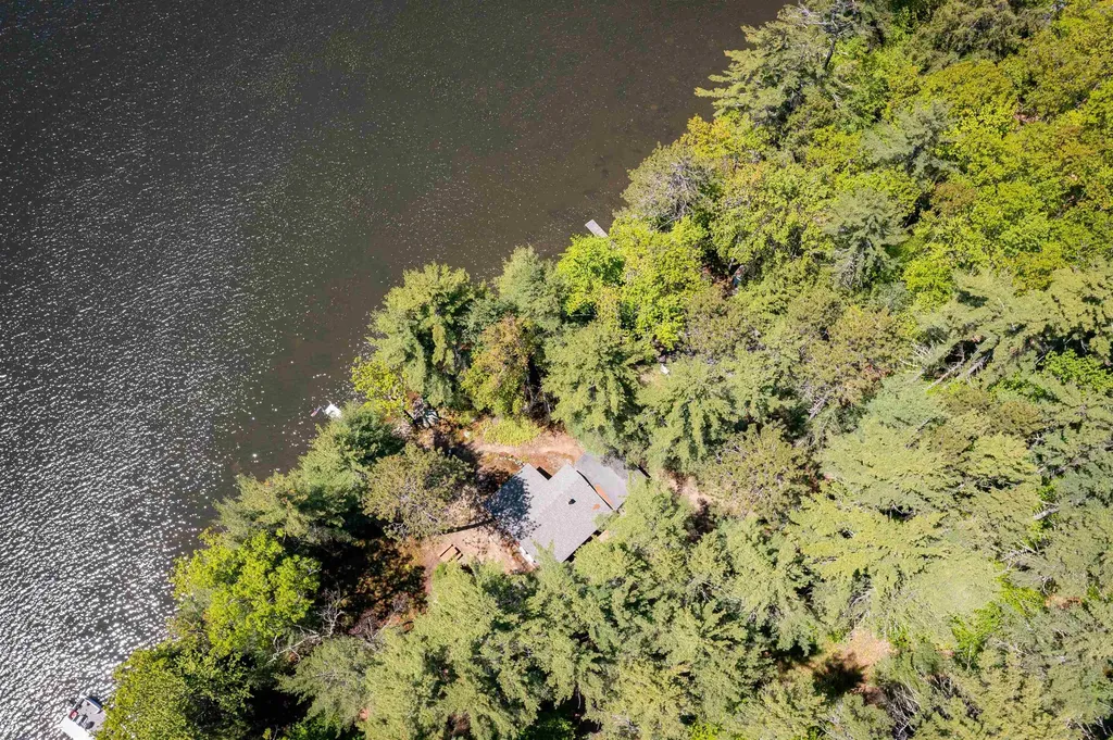 33 Oak Avenue Effingham NH 03882