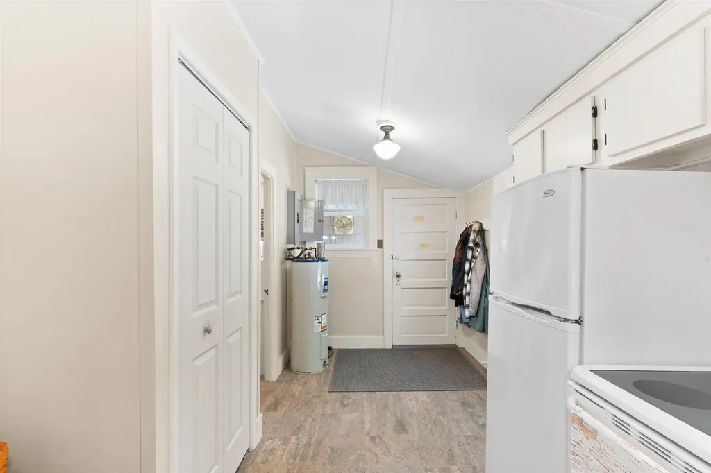 33 Oak Avenue Effingham NH 03882