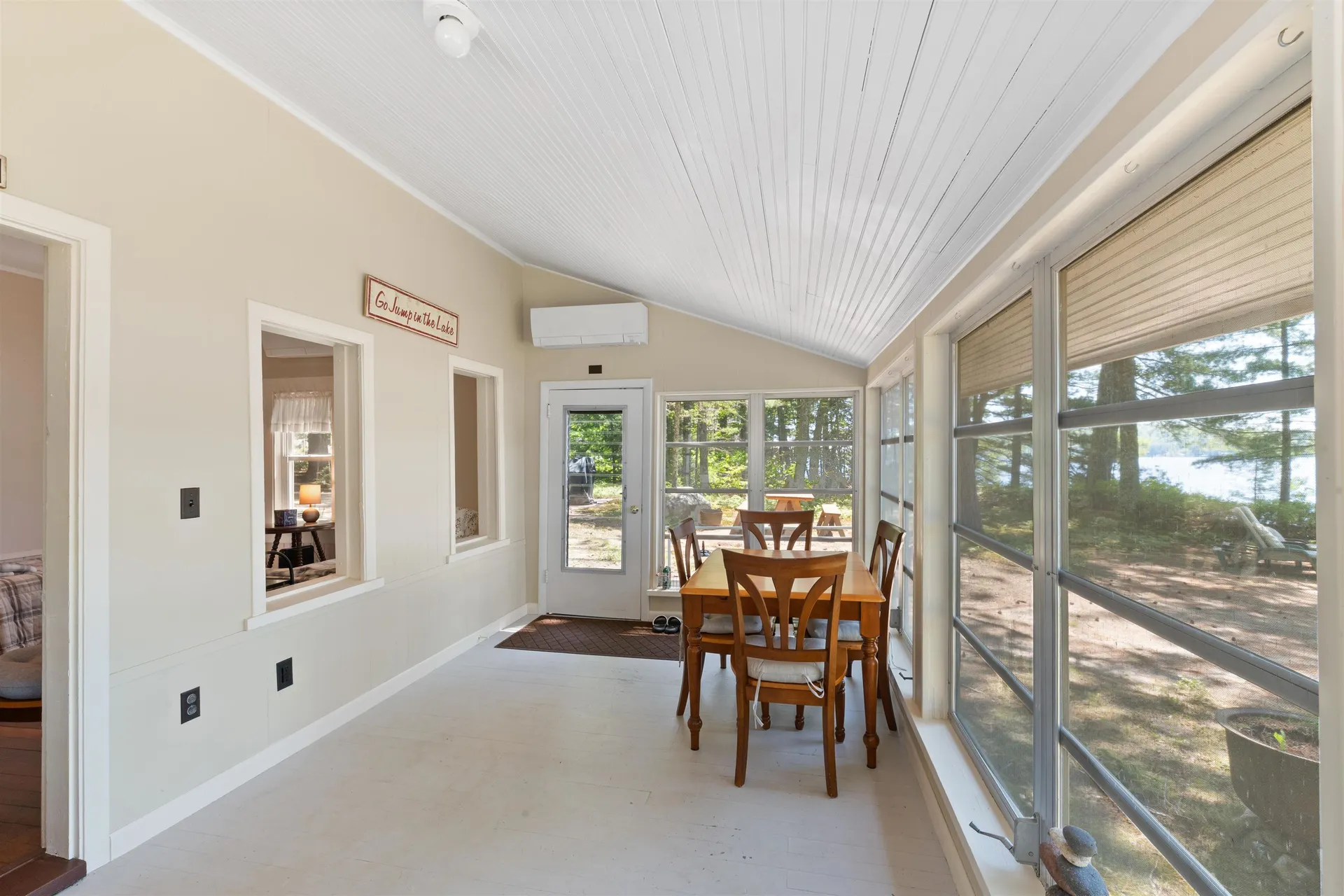 33 Oak Avenue Effingham NH 03882