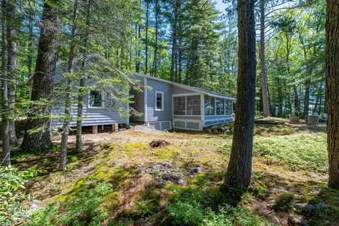 33 Oak Avenue Effingham NH 03882