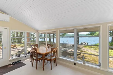 33 Oak Avenue Effingham NH 03882