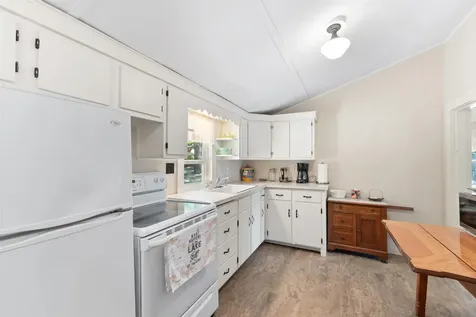 33 Oak Avenue Effingham NH 03882