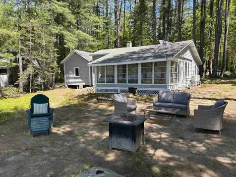 33 Oak Avenue Effingham NH 03882
