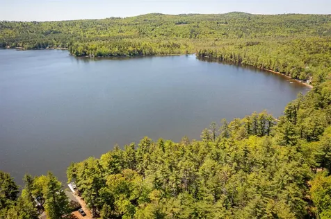 33 Oak Avenue Effingham NH 03882