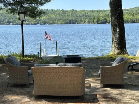 33 Oak Avenue Effingham NH 03882