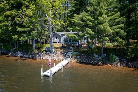 33 Oak Avenue Effingham NH 03882