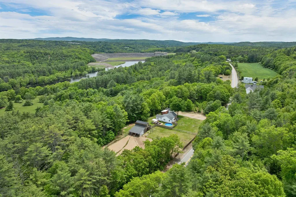 341 Hill Road Franklin NH 03235