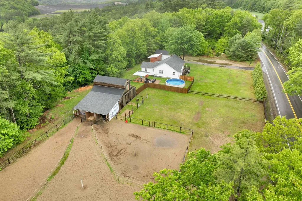 341 Hill Road Franklin NH 03235