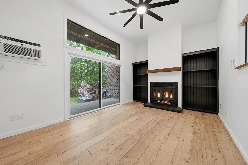 25 Silverton Drive Nashua NH 03062