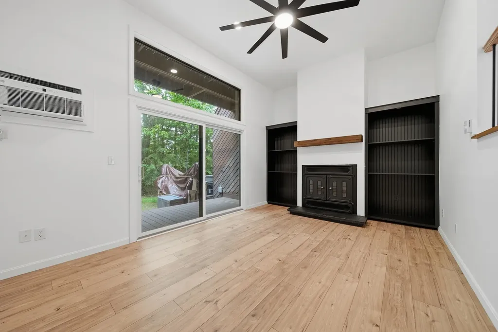 25 Silverton Drive Nashua NH 03062