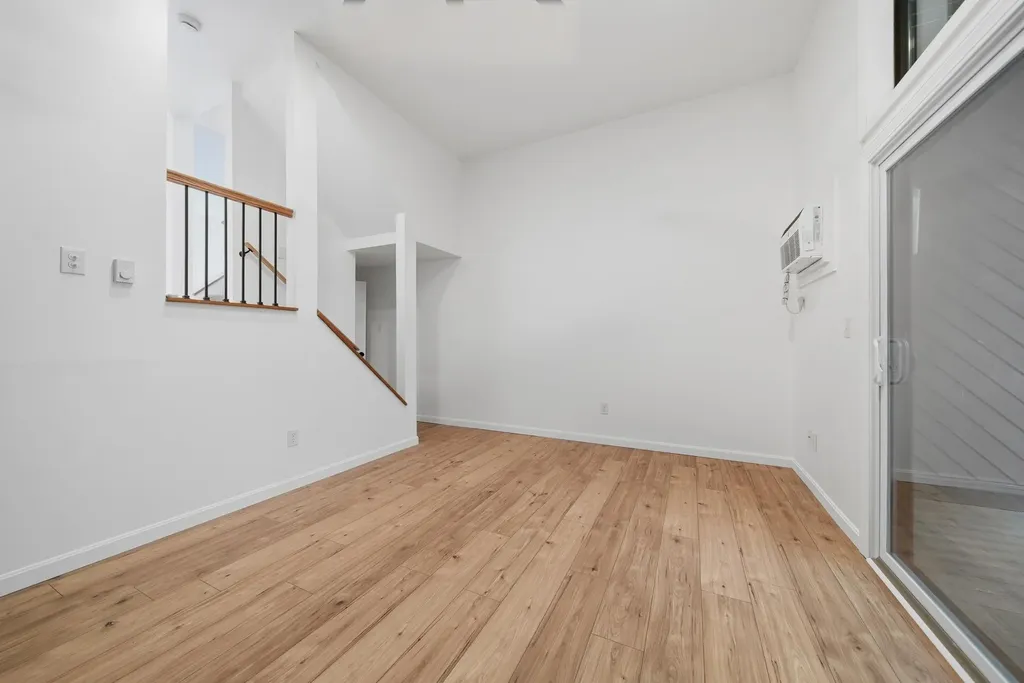 25 Silverton Drive Nashua NH 03062