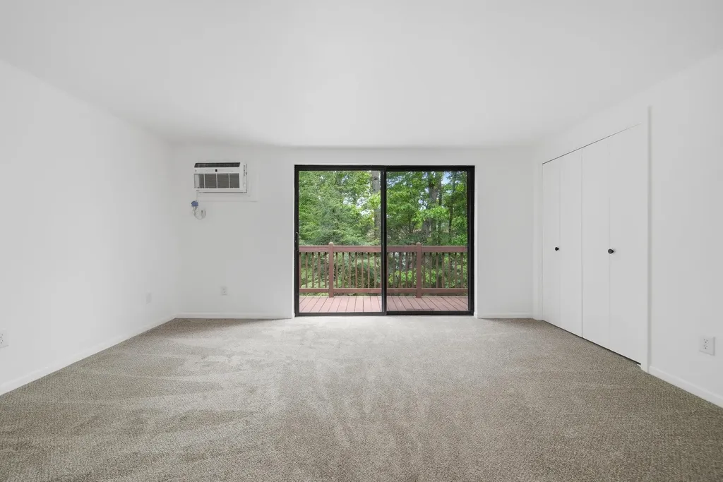 25 Silverton Drive Nashua NH 03062
