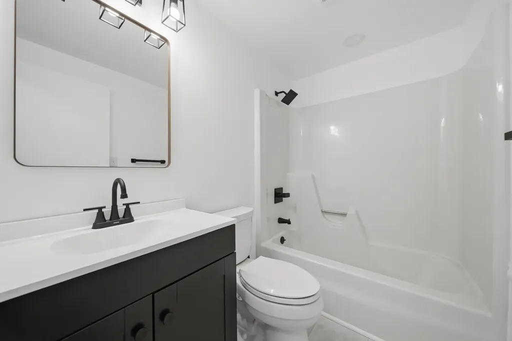 25 Silverton Drive Nashua NH 03062