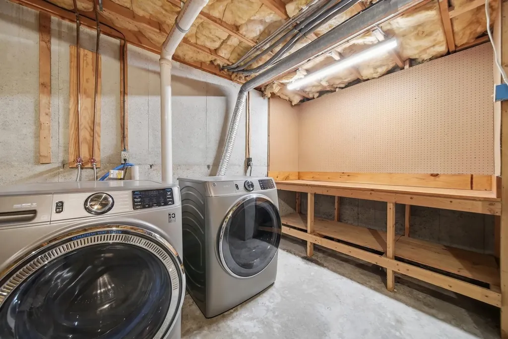 25 Silverton Drive Nashua NH 03062