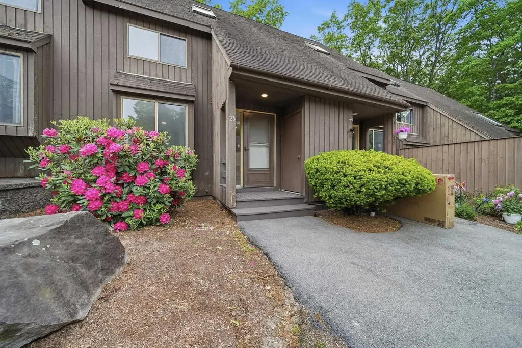 25 Silverton Drive Nashua NH 03062