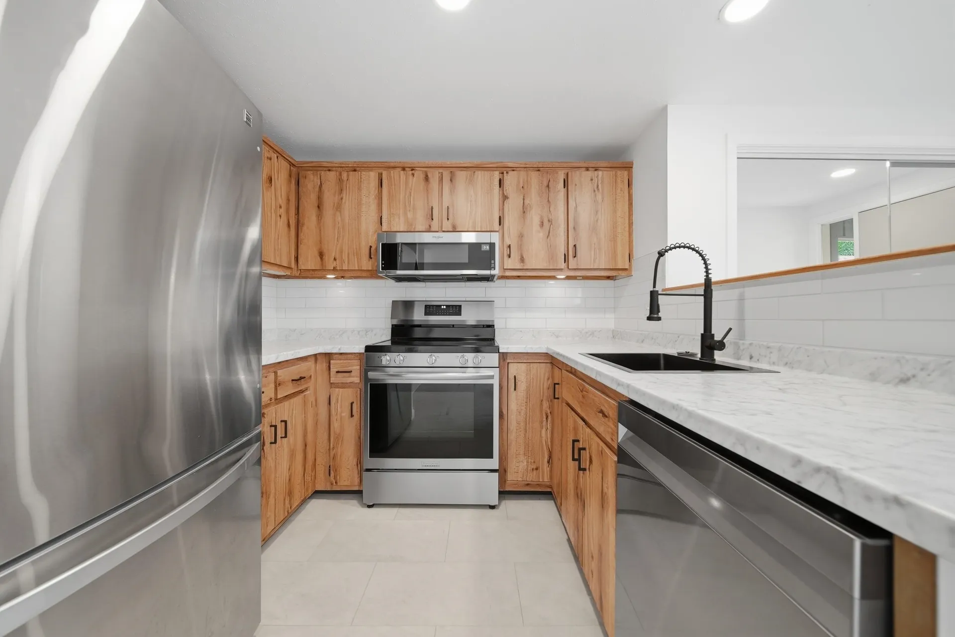 25 Silverton Drive Nashua NH 03062
