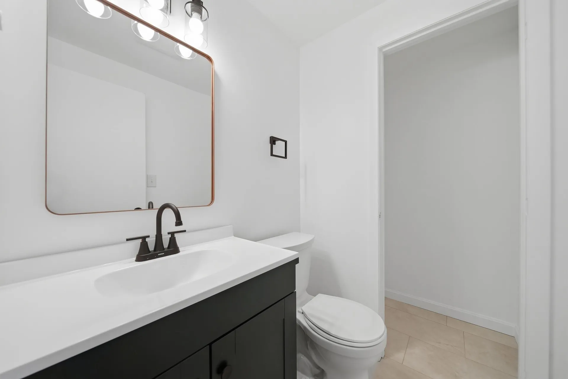 25 Silverton Drive Nashua NH 03062