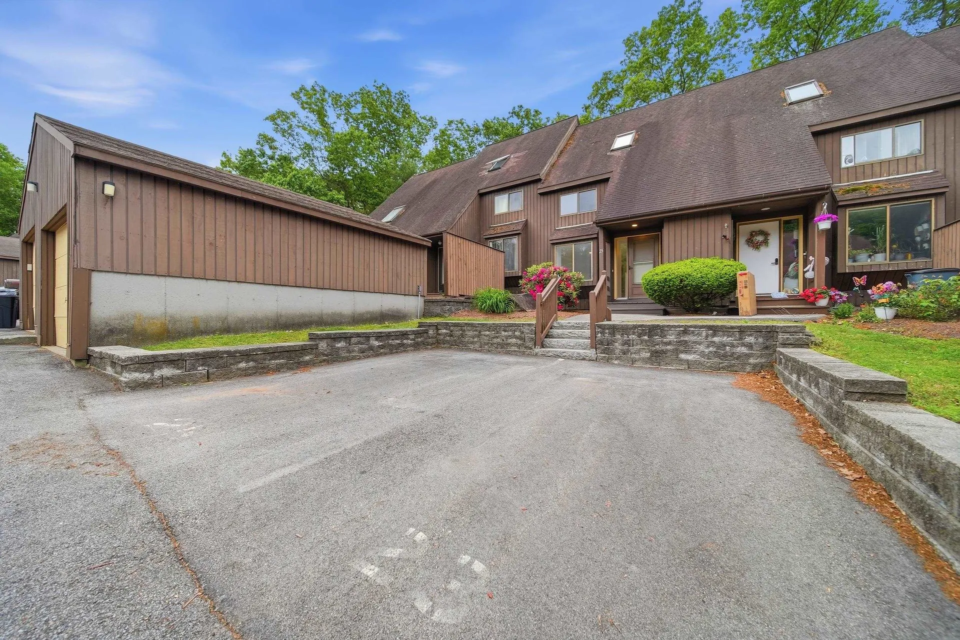 25 Silverton Drive Nashua NH 03062