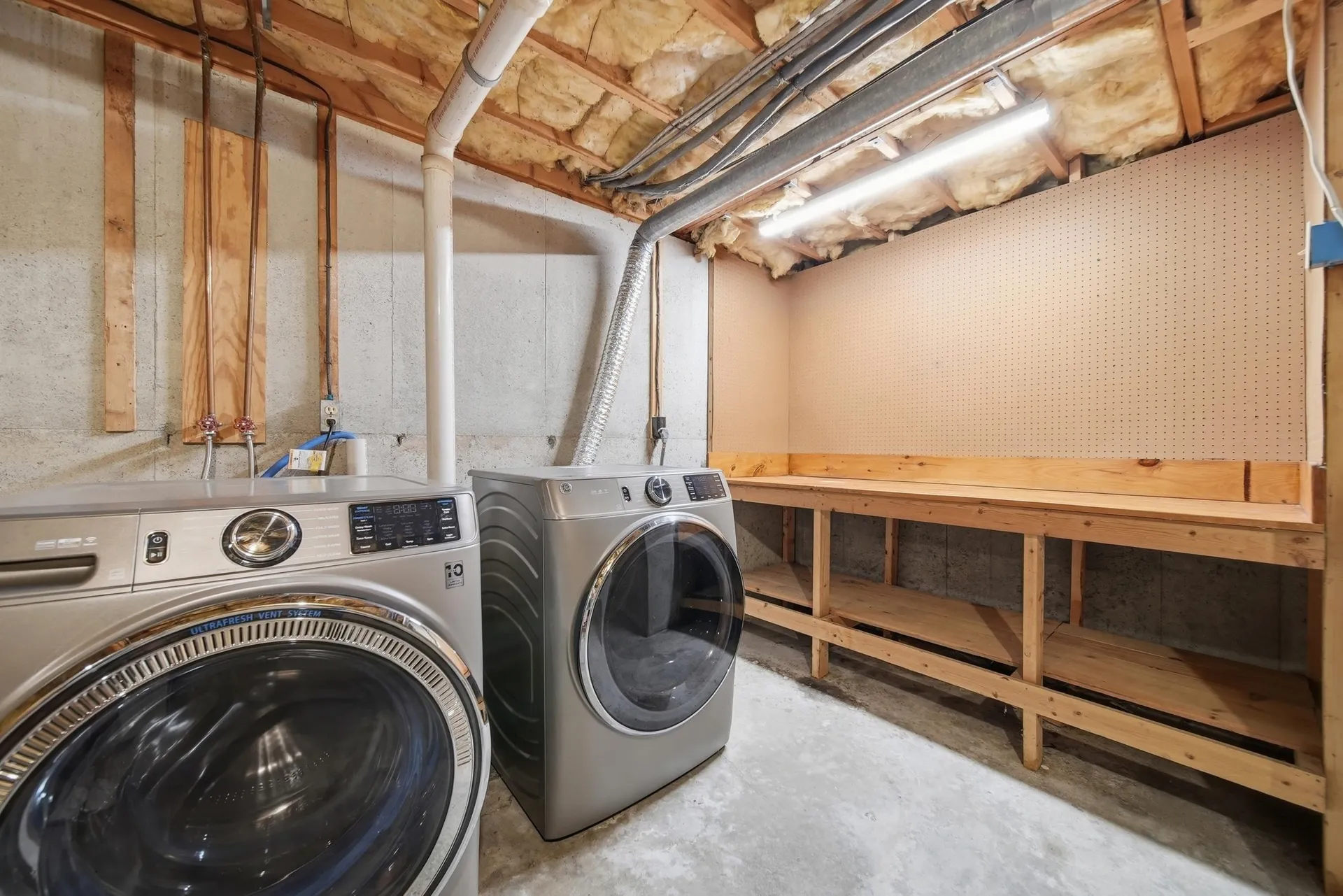 25 Silverton Drive Nashua NH 03062