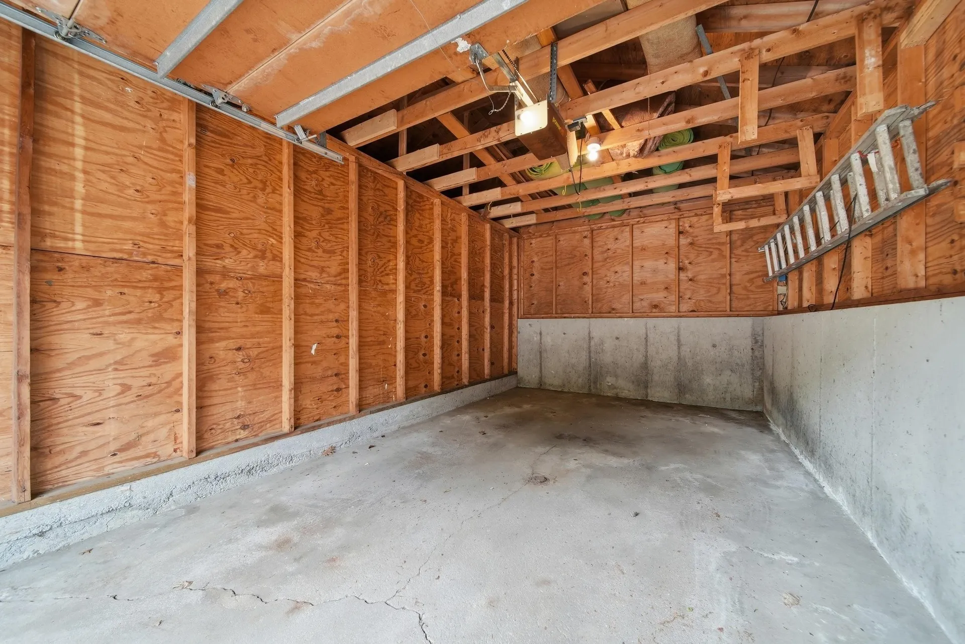 25 Silverton Drive Nashua NH 03062