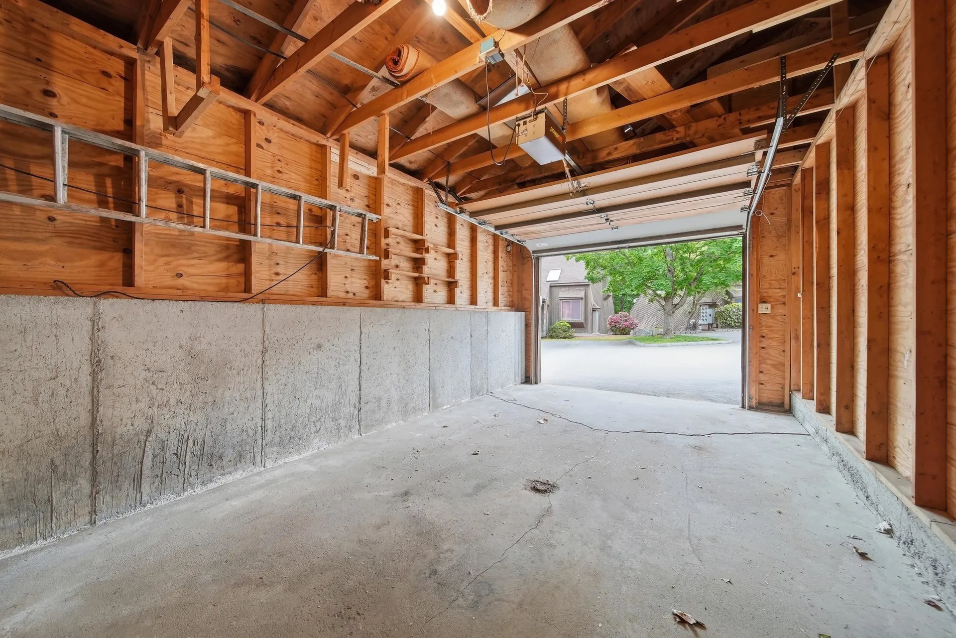 25 Silverton Drive Nashua NH 03062