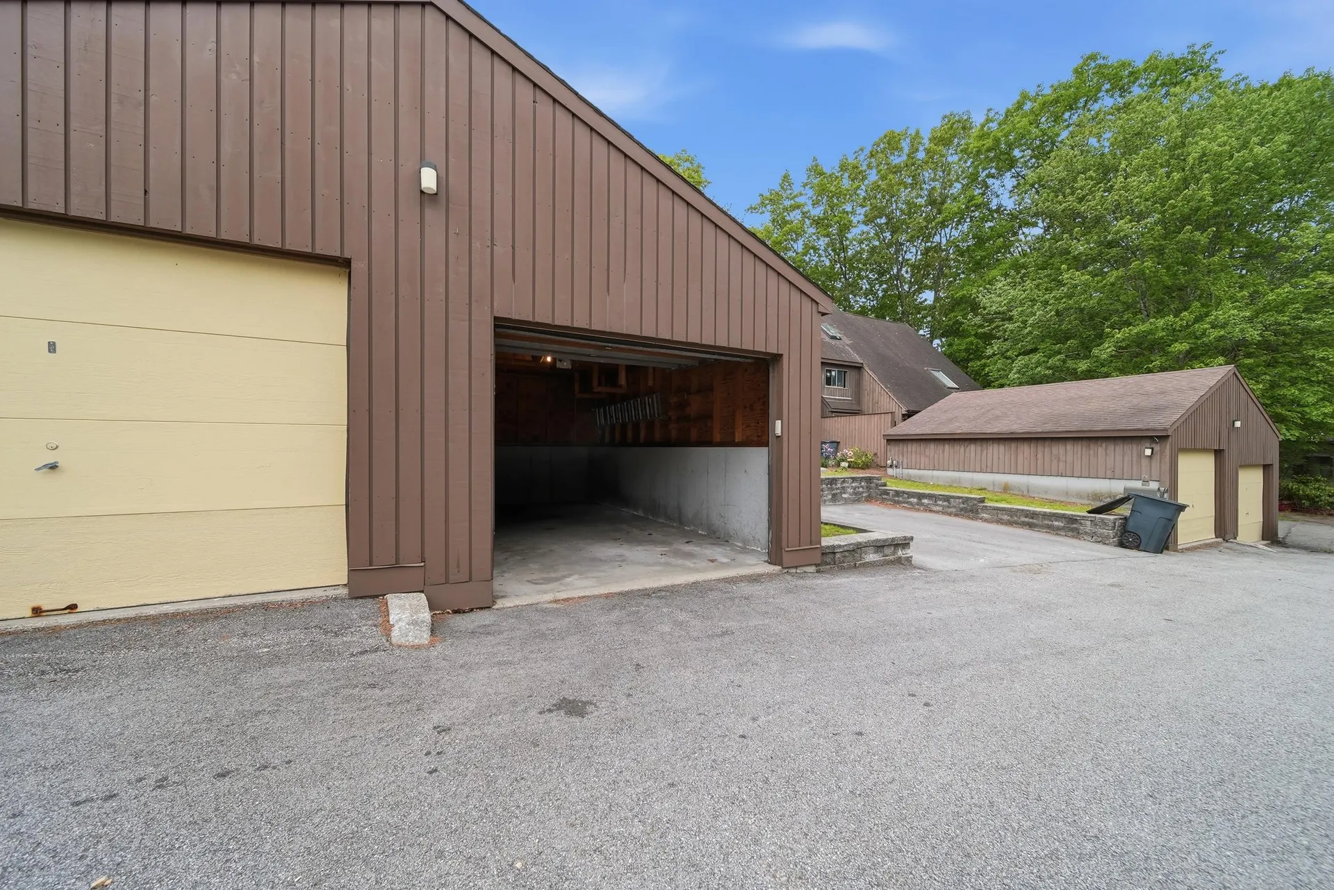 25 Silverton Drive Nashua NH 03062
