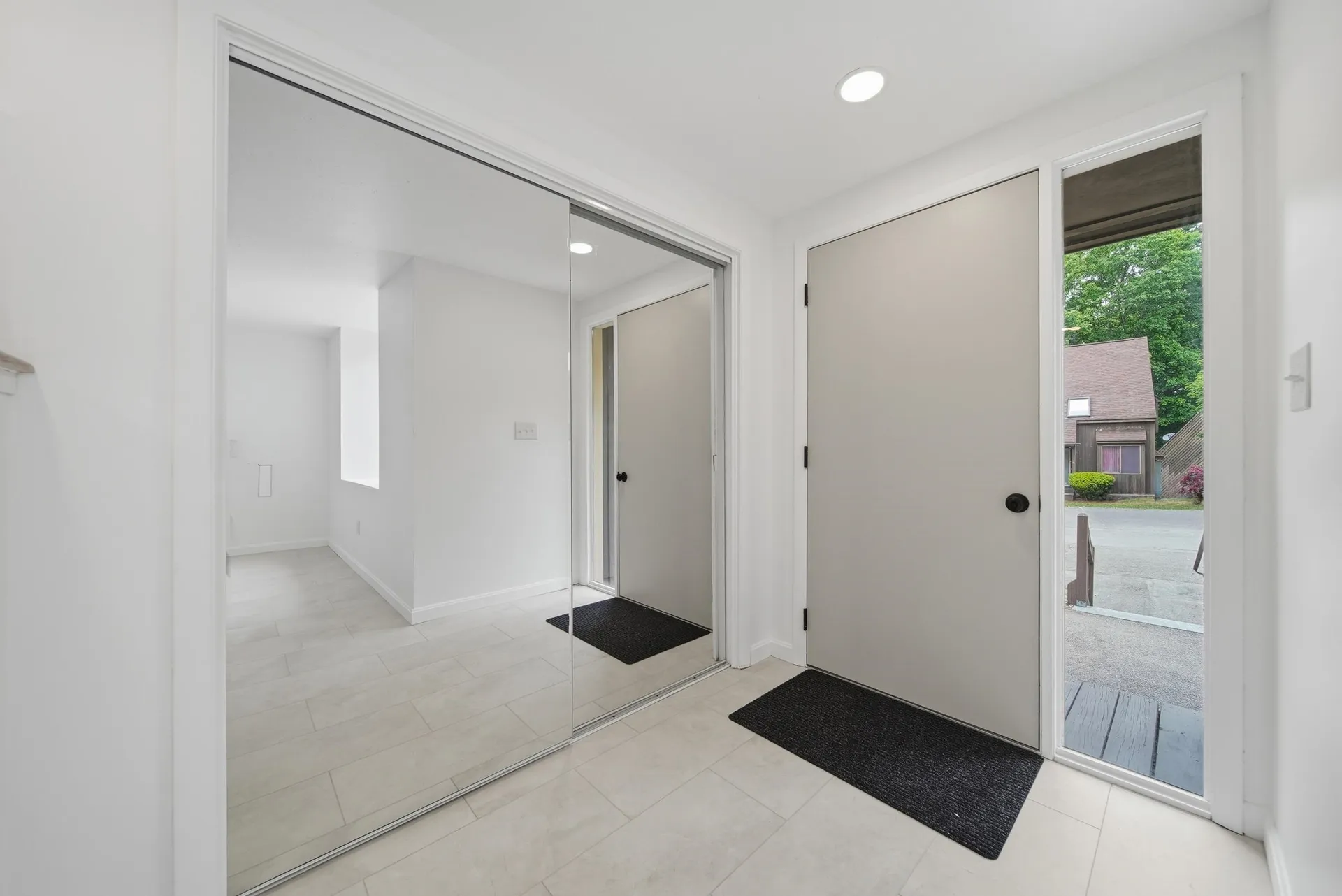 25 Silverton Drive Nashua NH 03062