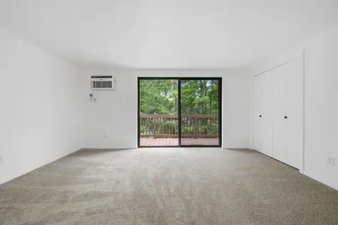 25 Silverton Drive Nashua NH 03062