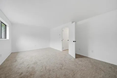 25 Silverton Drive Nashua NH 03062
