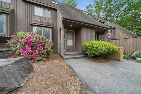 25 Silverton Drive Nashua NH 03062