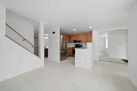 25 Silverton Drive Nashua NH 03062