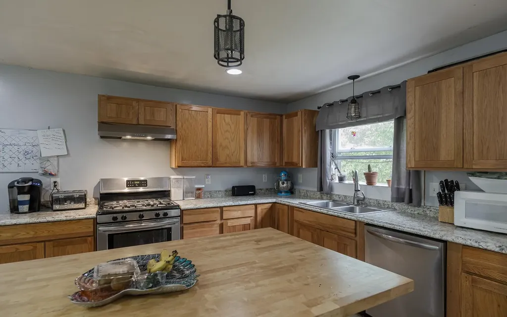 102 Goodell Avenue Swanzey NH 03446