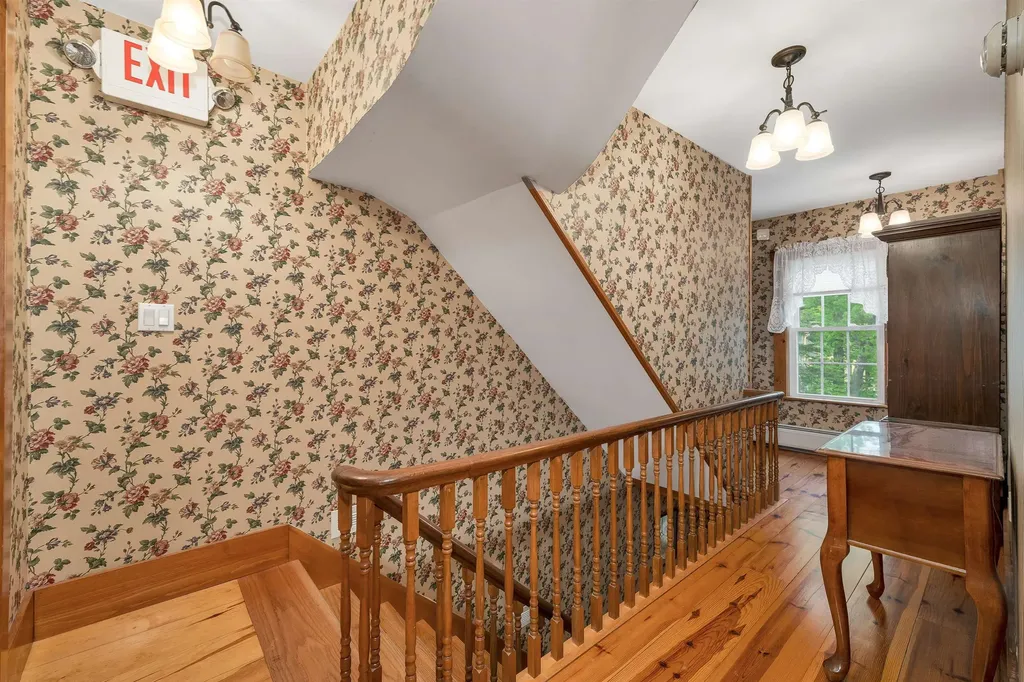 2384 White Mountain Highway Conway NH 03860
