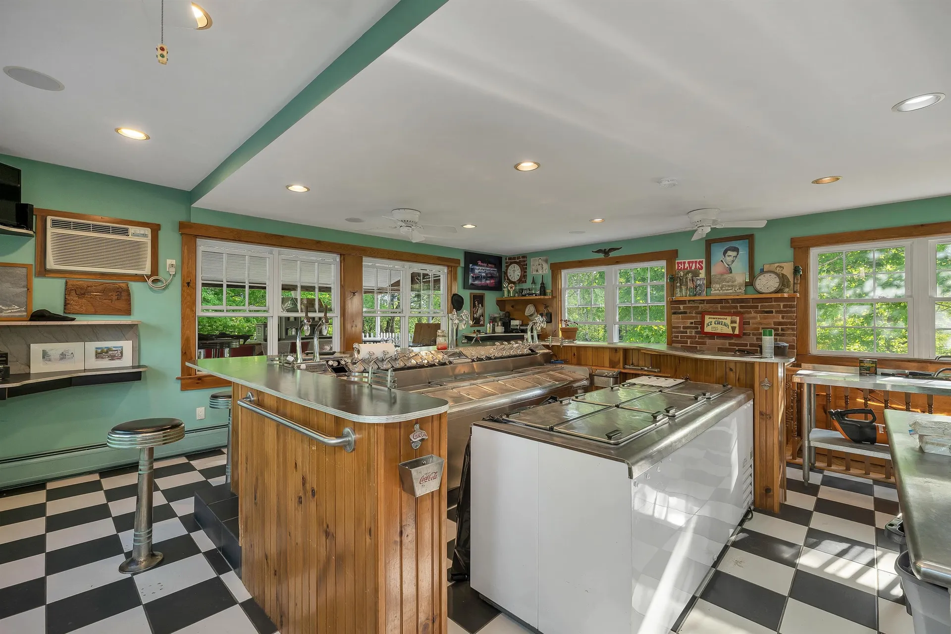 2384 White Mountain Highway Conway NH 03860