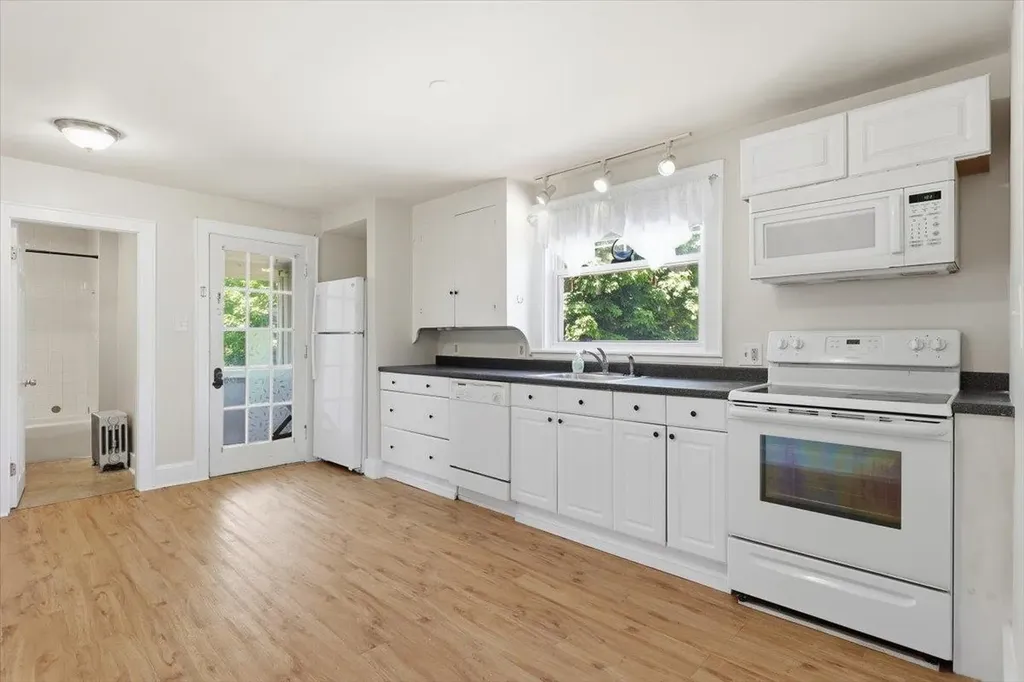 3 Sawyer Street Nashua NH 03060