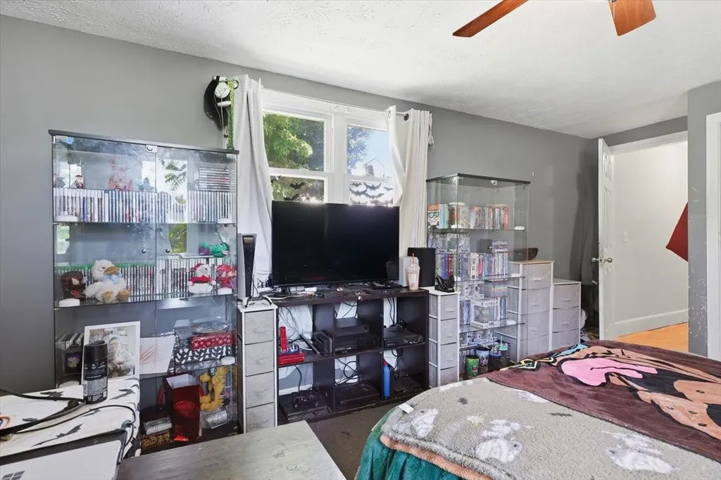 3 Sawyer Street Nashua NH 03060